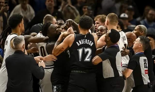 开云娱乐-网开一面？NBA官宣，罚单出炉，只罚款不禁赛，约基奇逃过一劫