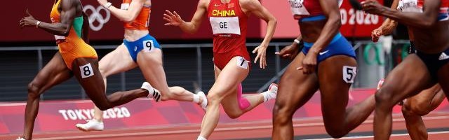 开云娱乐-“小哪吒”葛曼棋尽全力 “四朵金花”好戏还在后头