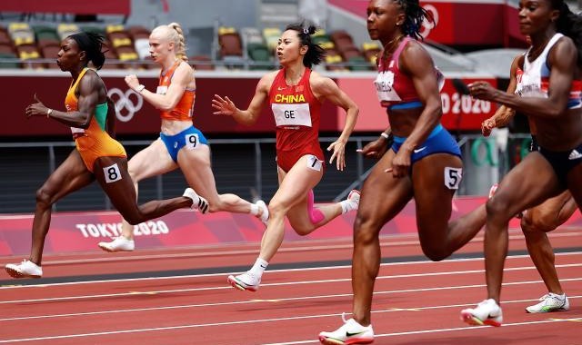 开云娱乐-“小哪吒”葛曼棋尽全力 “四朵金花”好戏还在后头